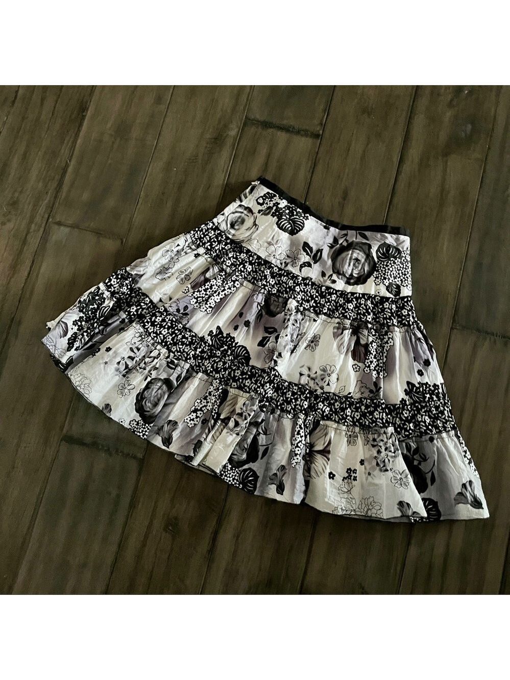 Lapis Black and White Floral Layered Ruffle Skirt - Size Large
